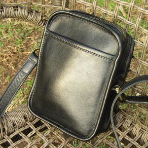 Vintage Coach Bag Camera Bag in Black Leather Small Crossbody Purse